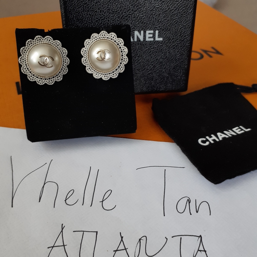 SOLD***Chanel Pearl Flower Earrings